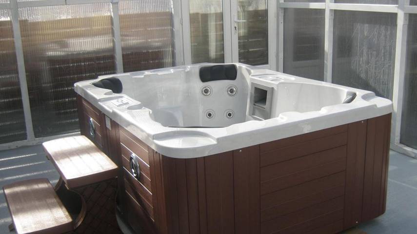 Location de vacances pour 7 personnes, avec piscine et terrasse ainsi que jacuzzi et jardin à Serres-et-Montguyard - 3