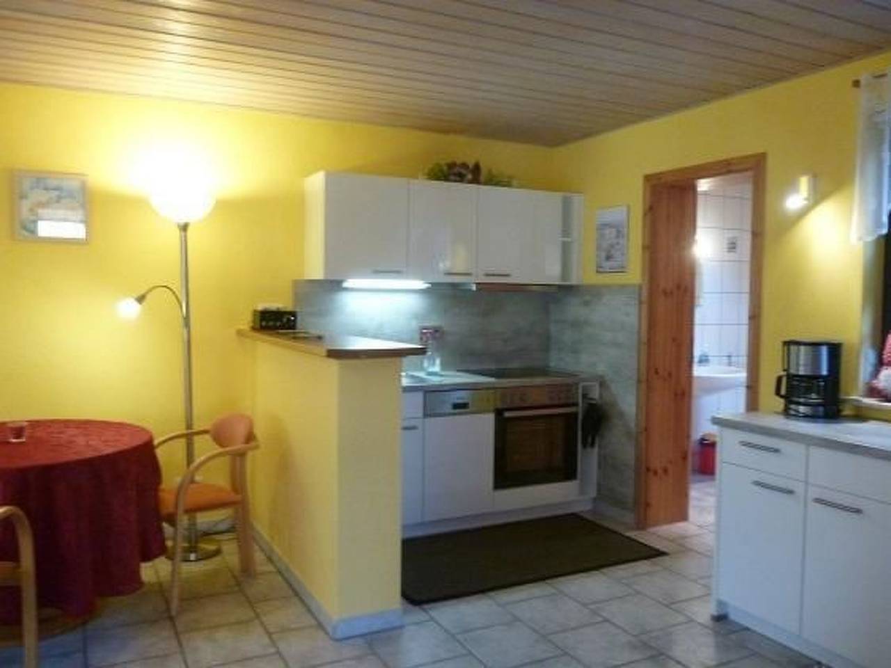 Schönes Ferienhaus mit Terrasse und Grill in Althagen, Ahrenshoop