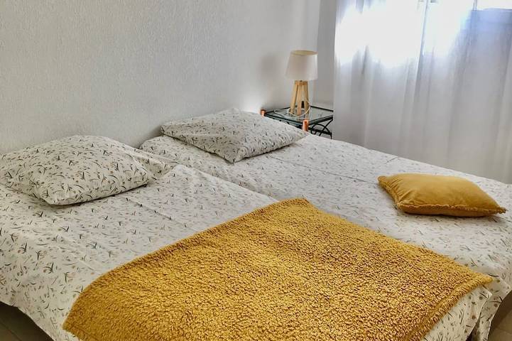 Appartement entier, T3 4P terrasse garage clim wifi plage et commerces à 2 mn in Calvi, Région de Calvi