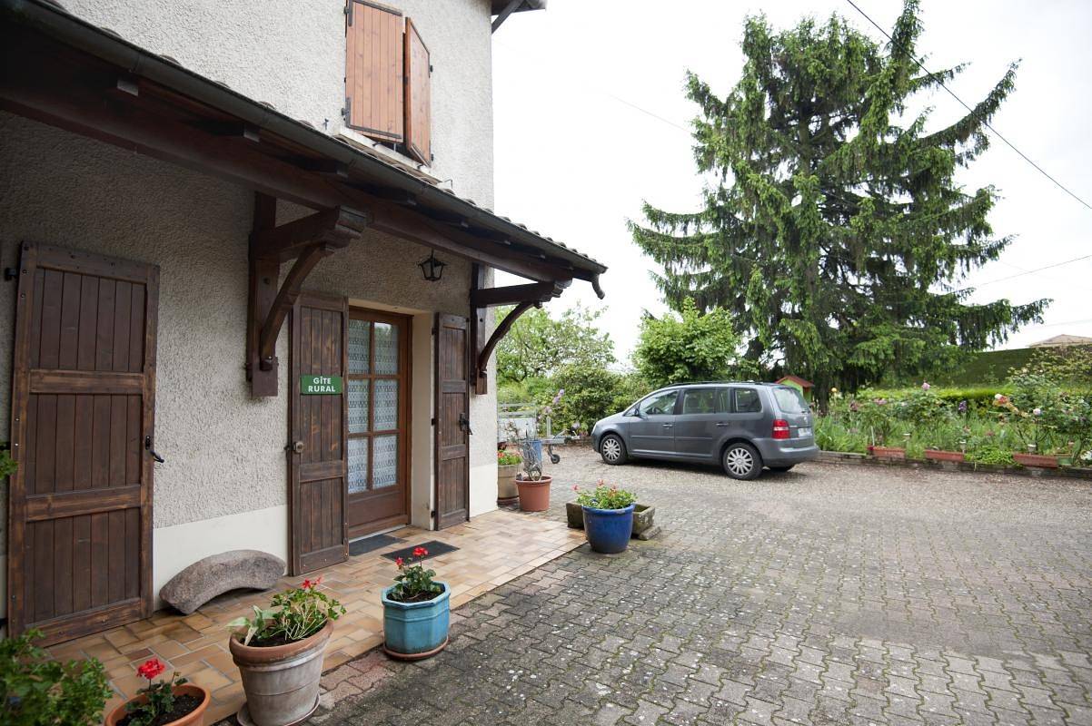 Gîte de charme de 70m2 avec jardin et WiFi in Tramoyes, Région de Bourg-en-Bresse