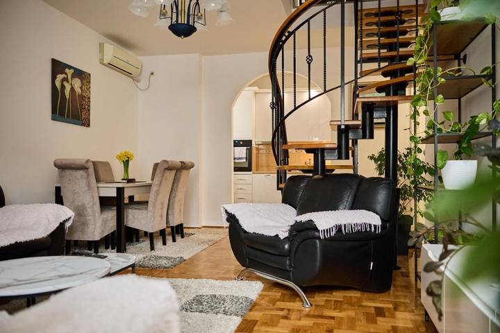 Gîte pour 5 personnes, avec vue et balcon, animaux acceptés à Novi Sad