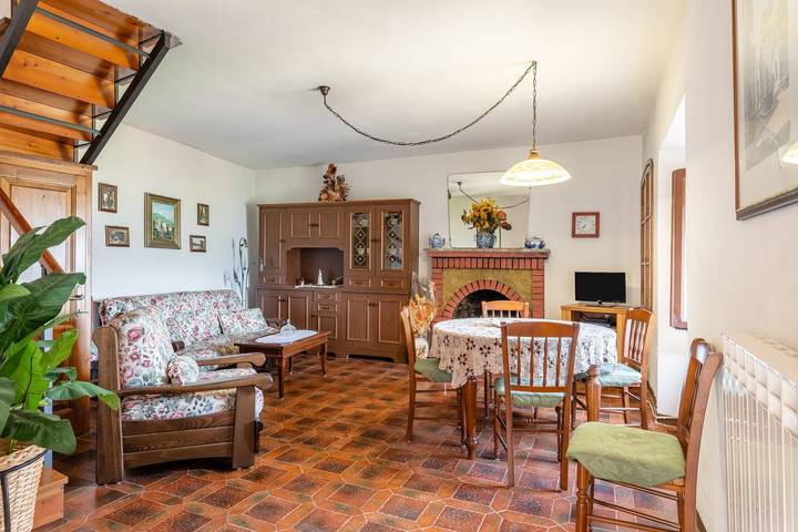 Entire apartment, Apartment 'La Casa Di Anita' with with a view from a large panoramic terrace over the mountains in Gallicano, Garfagnana