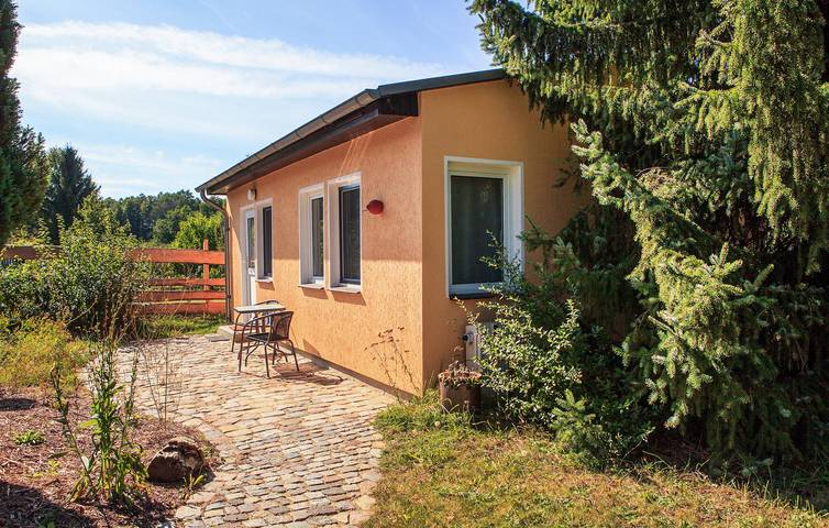 Bungalow für 2 Personen, mit Terrasse und Garten