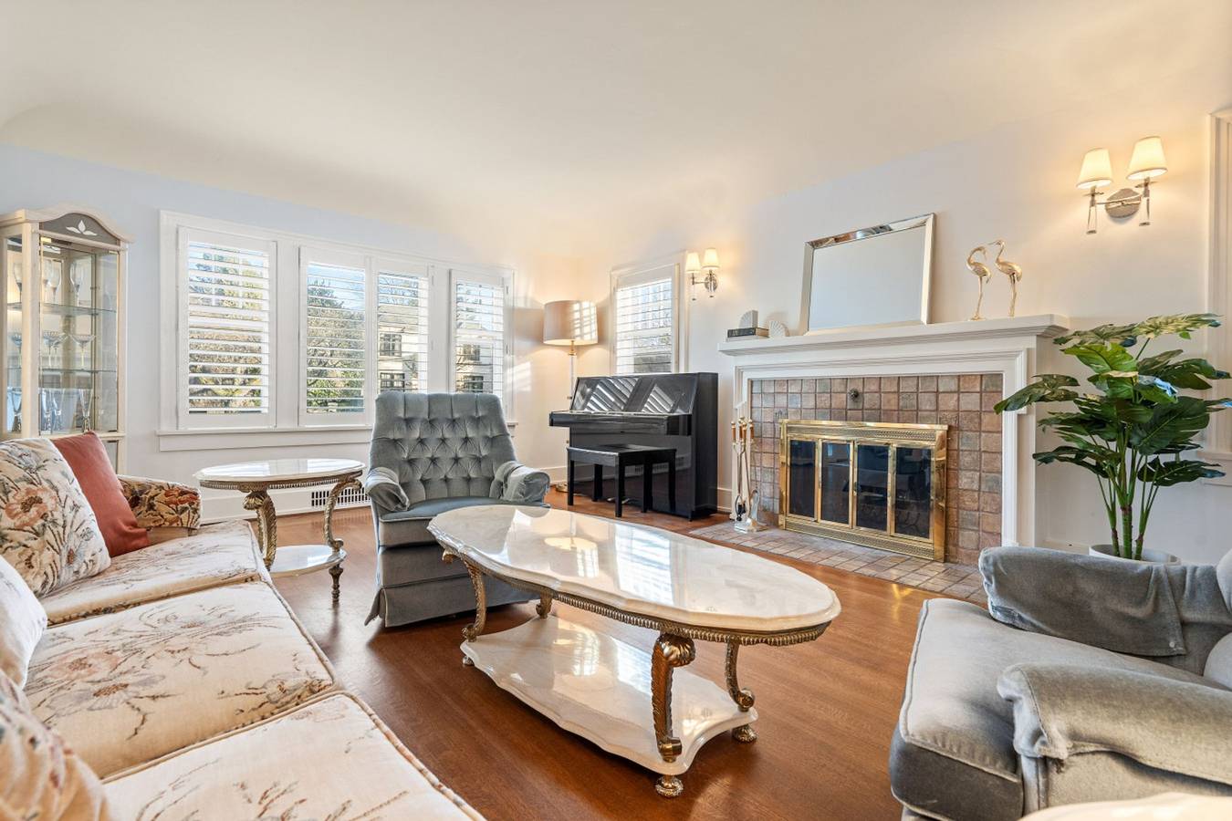 Elegant 5Br Family Retreat | Garage & Backyard in Vancouver, Columbia Británica