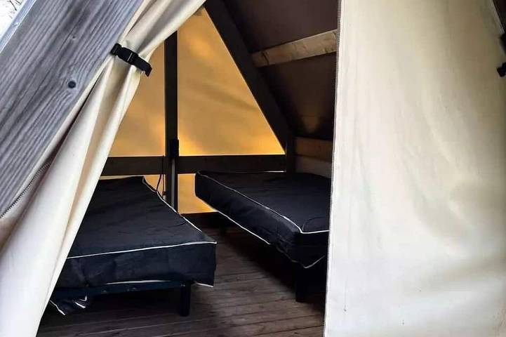 Cabane en bois pour 2 personnes, avec Piscine