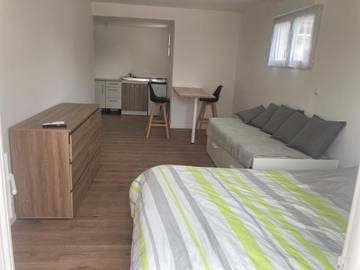 Gîte pour 2 personnes, avec jardin à Saran