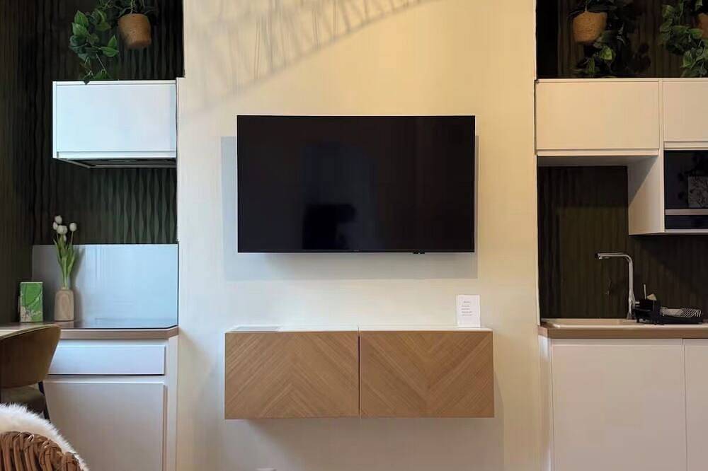 Entire apartment, Brise Bohème Charming apartment with bathtub in Calais, Calais region