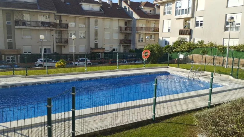 Apartamento de vacaciones para 7 personas, con piscina para niños y piscina además de balcón y vistas - 1