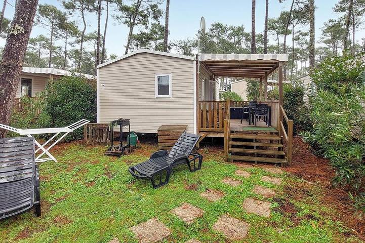 Camping pour 4 personnes à Saint-Julien-en-Born