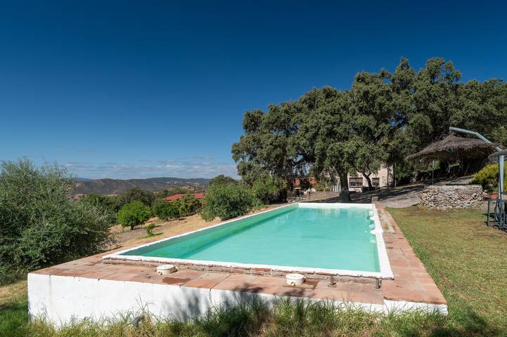 Casa rural para 16 personas, con Jardín en Sierra de Aracena