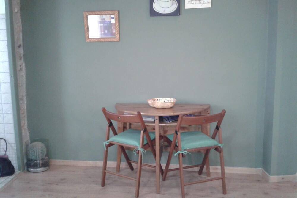 Entire apartment, Innouthome Apartment Next To The Beach, Wifi And Air _ Andreu Llambrich in Terres de l'Ebre, Costa Dorada