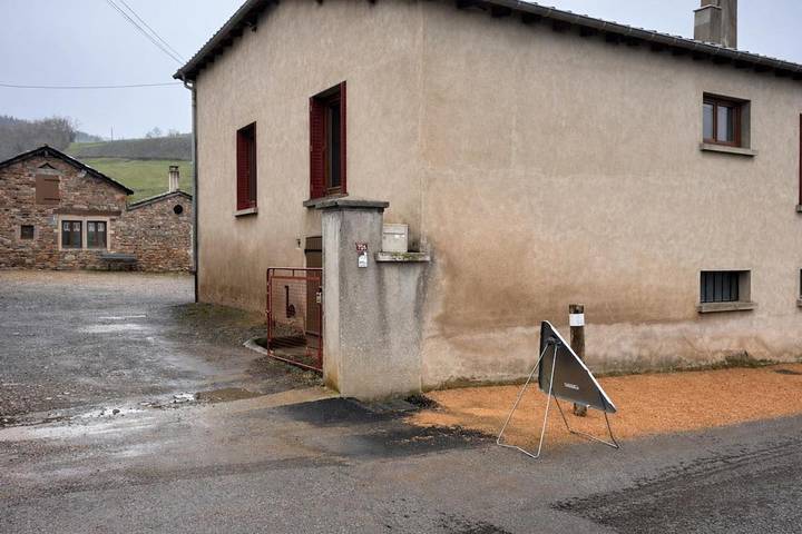 Gîte pour 6 personnes, avec Terrasse ainsi que Jardin et Vue à Pierreclos - 3