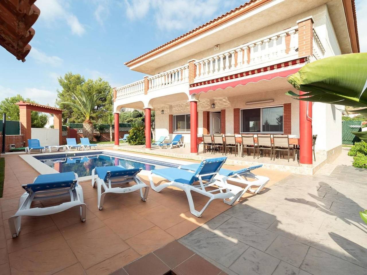 Chalet 'Vista Cunit' mit privatem Pool in Cubellas, Garraf