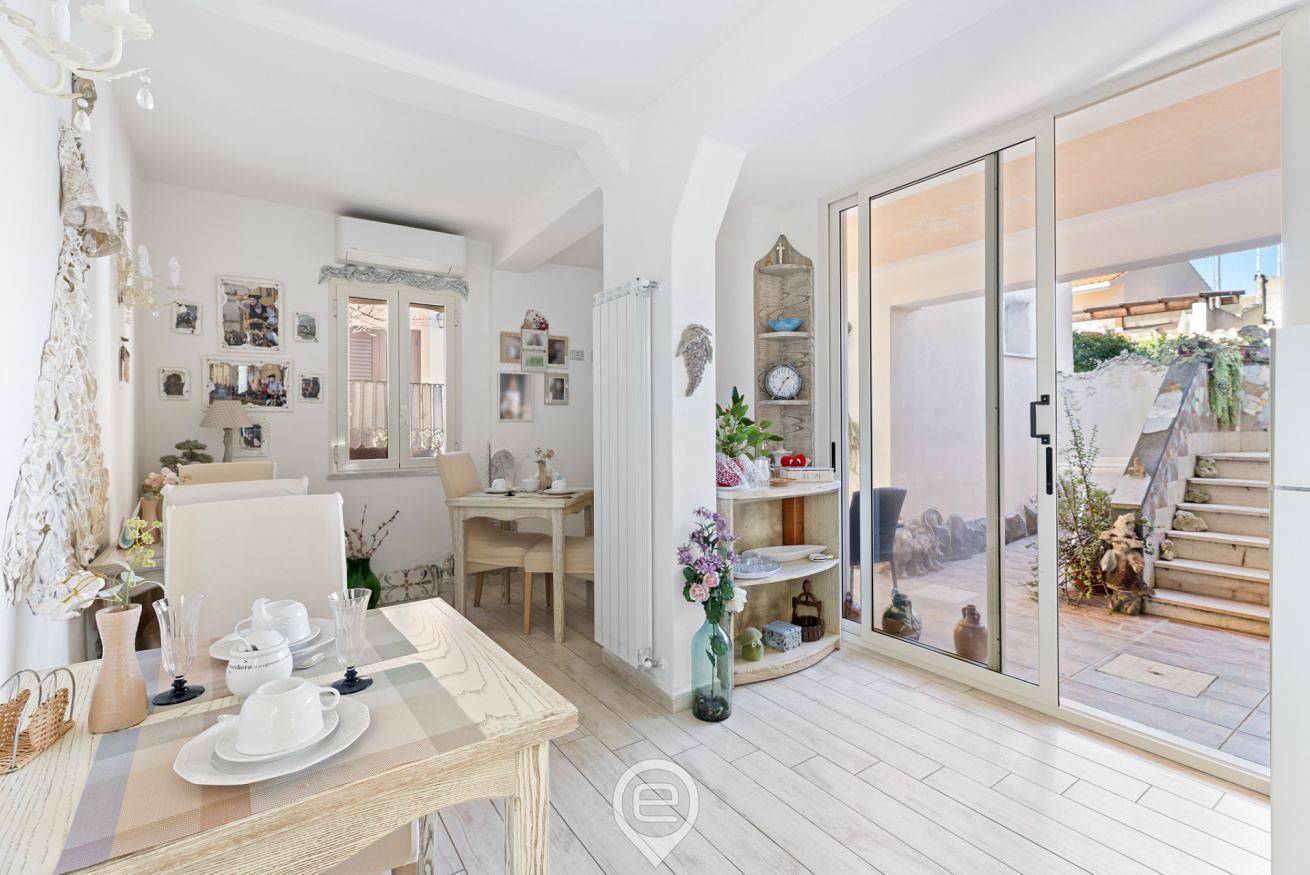 Domo Antico Borgo - White Room in Oristano, Campidano