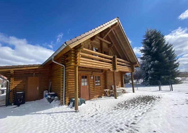 Ferienhaus für 8 Personen, mit Balkon und Terrasse sowie Garten und Sauna in Neuhaus am Rennweg