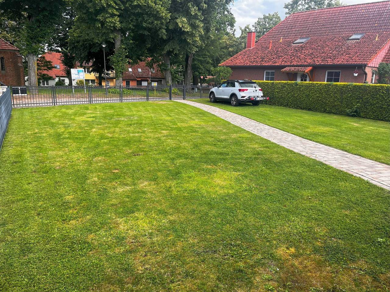 Haus Lotti an der Oktogonkirche in Ludorf, Müritz