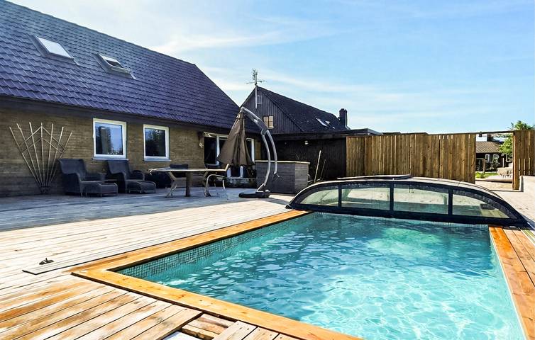 Location de vacances pour 8 personnes, avec terrasse et piscine, adapté aux familles à Ystad - 2
