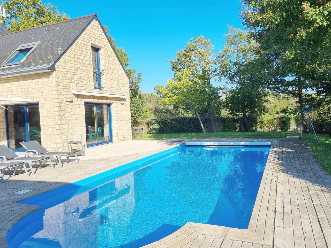 Casa Moderna para 11, Piscina Climatizada, Admite Mascotas, Le Tour du Parc in Le Tour-du-Parc, Côte des Mégalithes