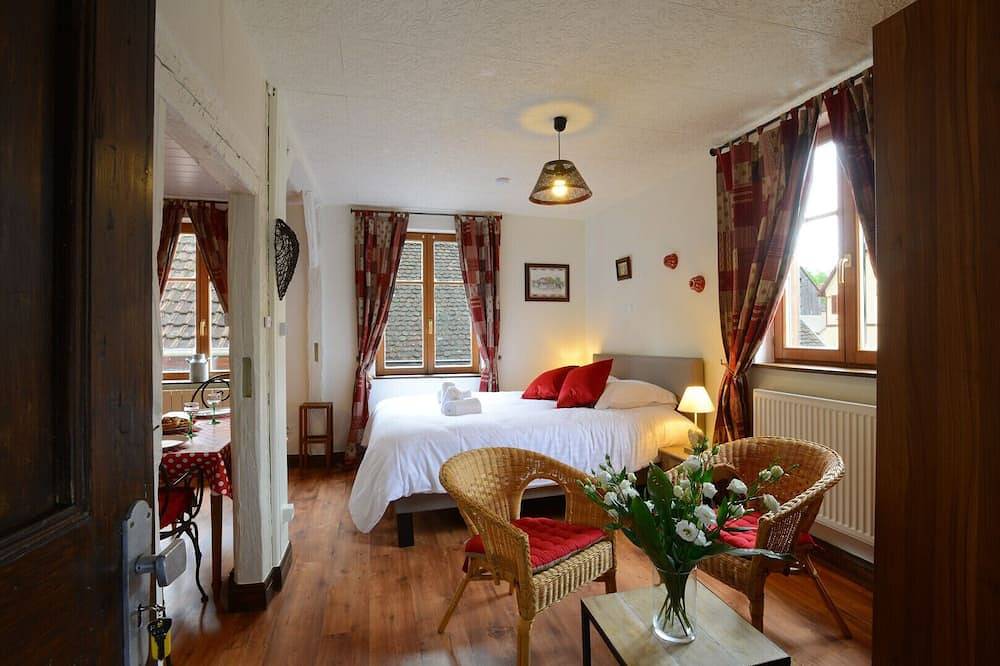 Entire apartment, Ribeauville city center - Gîte des Ménétriers, Le Tokay - Tripalsace in Ribeauvillé, Parc naturel régional des Ballons des Vosges