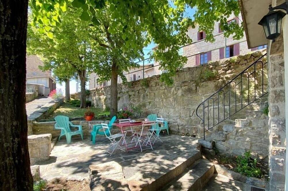 Charmante maisonnette à Blavozy, proche du Puy-en-Velay, avec terrasse privative, Wifi, et parking in Blavozy, Haute-Loire