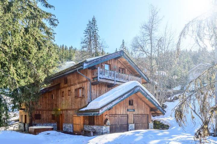 Chalet pour 12 personnes, avec jardin et jacuzzi, adapté aux familles
