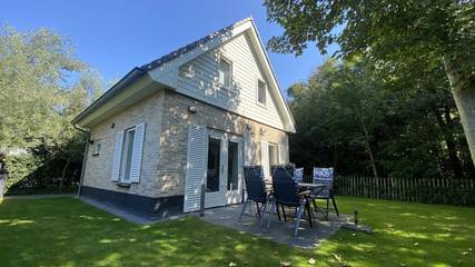 Ferienhaus für 4 Personen, mit Balkon/Terrasse und Terrasse in Zoutelande