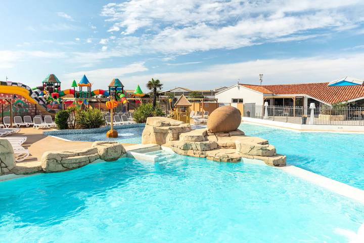 Camping pour 6 personnes, avec piscine et terrasse, animaux acceptés à Saint-Hilaire-de-Riez - 2