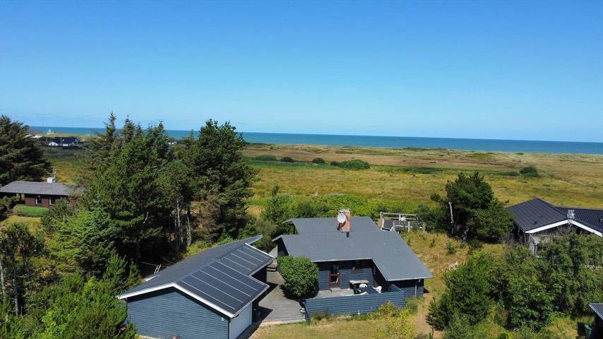 Ferieudlejning for 8 personer, med Terrasse og Sauna i Thorup Strand