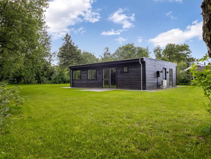 Ferieudlejning for 8 personer, med terrasse, husdyr tilladt i Farsø