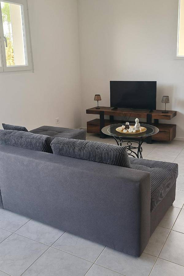 Location de vacances pour 8 personnes, avec vue sur le lac ainsi que vue et jardin, animaux acceptés à Jayat - 2