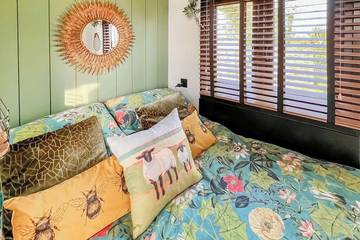 Glamping for 2 People in Sherwood Forest, Nottinghamshire, Photo 1