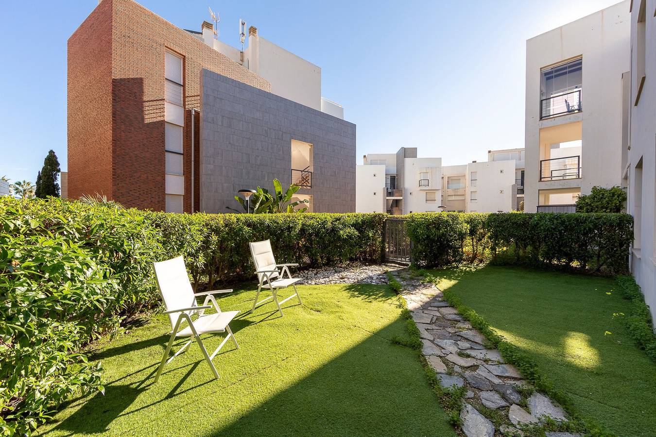 Ganze Wohnung, Apartment 'Apartamento Luz De Baria' mit Gemeinschaftspool, privater Terrasse & Klimaanlage in Playas de Vera, Vera