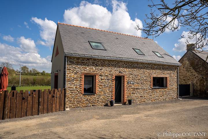 Gîte pour 8 personnes, avec terrasse et jardin dans Villemoisan