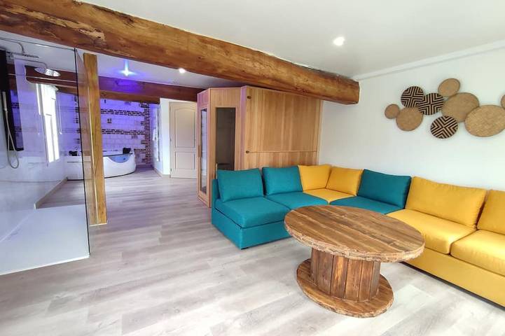 Location de vacances pour 15 personnes, avec jacuzzi et terrasse ainsi que jardin et sauna, animaux acceptés dans Villy-sur-Yères