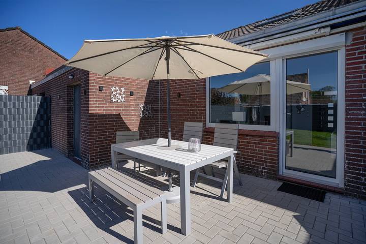Ferienhaus für 4 Personen, mit Garten in Hage - 2