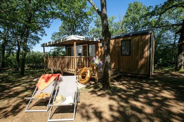 Camping voor 6 personen, met kinderzwembad in Lot