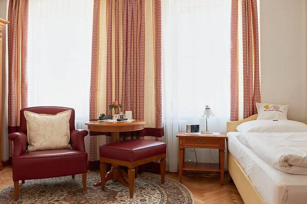 Single room, shower, Wc, 1 bedroom - Hametner with Innviertlerhaus with in Bad Hall, Hausruckviertel