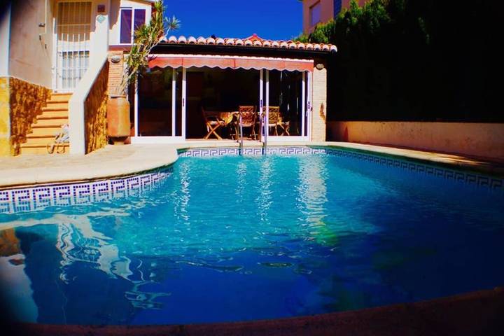 Villa voor 10 personen, with Balkon and Terras as well as Tuin and Zwembad in Gandia