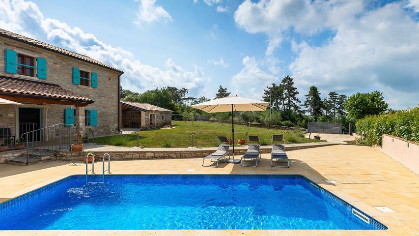 Villa für 6 Personen, mit Terrasse und Garten - 1