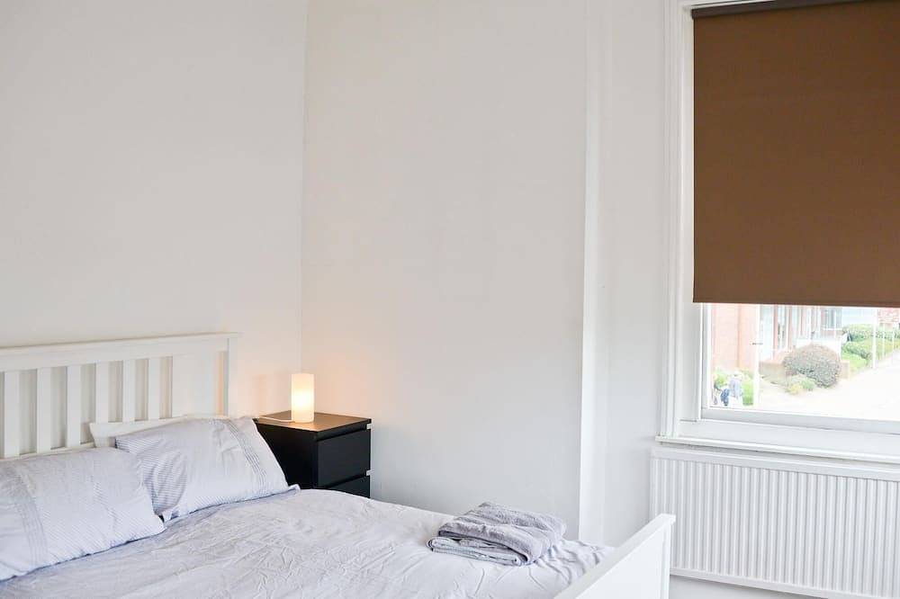 Entire apartment, Crh · Corner House Apartment in Worthing, West Sussex