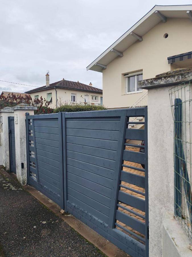 Gîte pour 3 personnes, avec jardin, animaux acceptés à Saint-Maurice-l'Exil - 2