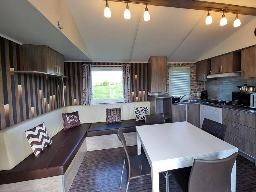 Hôtel & Camping Le Moulin de la Brevette - Stacaravan 6 personen - Gezellig huisje in Montbellet, Mâcon en omgeving