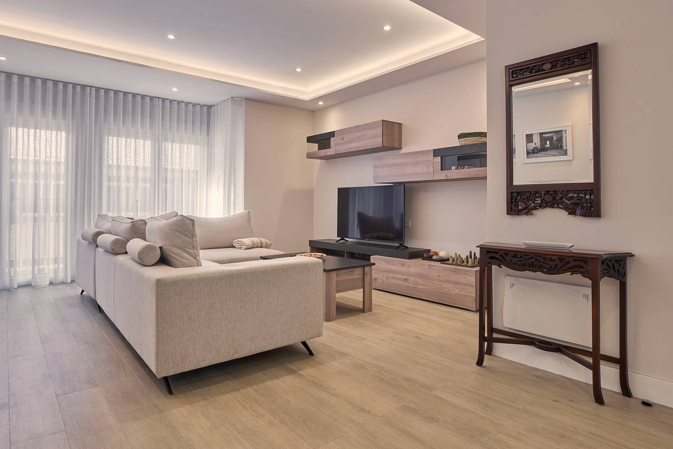 Appartement entier, Appartement "Pardo 2" avec vue sur le lac, Wi-Fi et climatisation in León, Chaîne Cantabrique