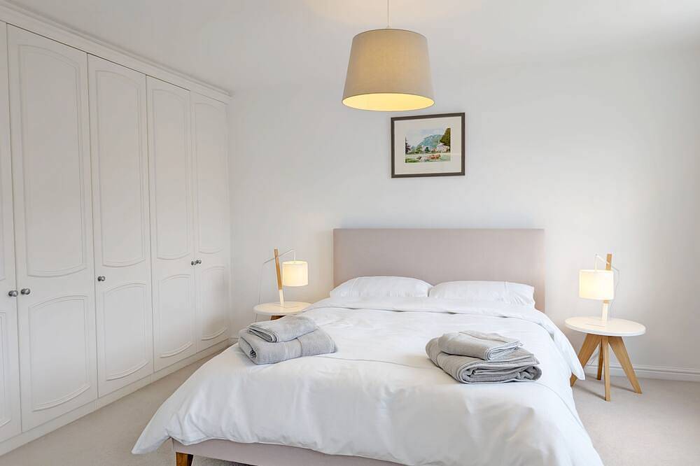 A family house that sleeps 6 guests  in 4 bedrooms in Chichester, West Sussex