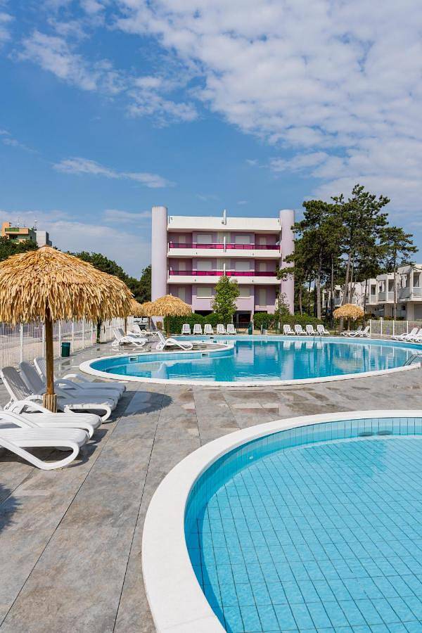 Apartamento de vacaciones para 6 personas, con piscina además de jardín y vistas - 1