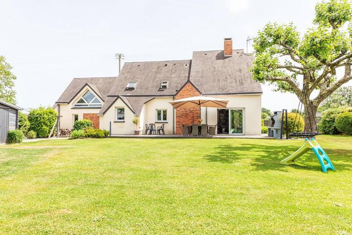 Location de vacances pour 8 personnes, avec terrasse et jardin à Saint-Jean-des-Champs