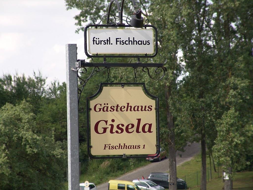 Gästehaus "Gisela" im fürstlichen Fischhaus - Doppelzimmer in Schillingsfürst, Romantische Straße