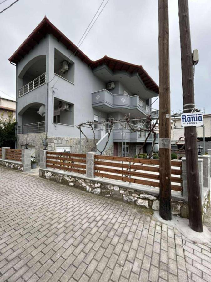 Ferienwohnung für 9 Personen, mit Garten und Ausblick