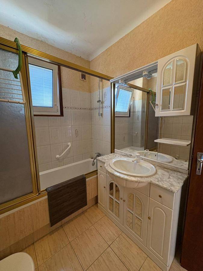 Appartement entier, Villa avec piscine face aux Pyrénées in Ayzac-Ost, Pyrénées