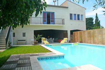 Gîte pour 7 personnes, avec balcon et jardin, animaux acceptés à Talairan